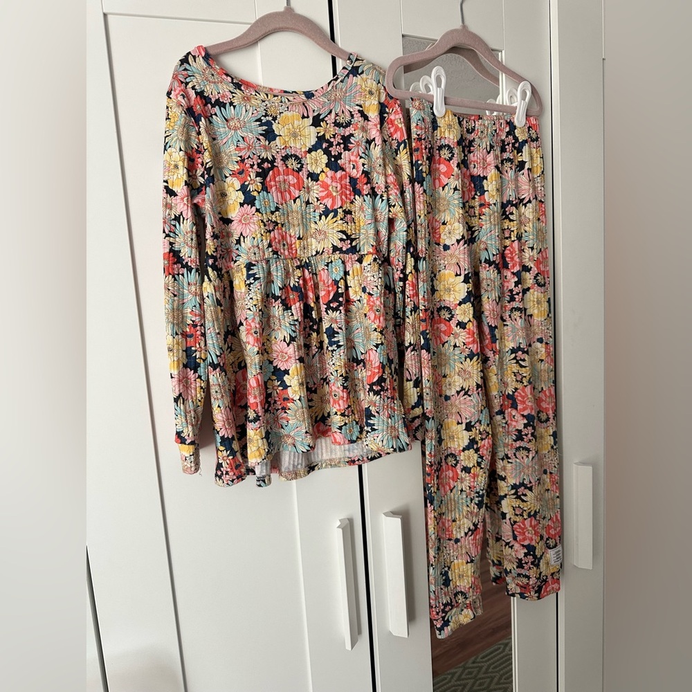 Girls Floral Matching Set - Baby Doll Top and Matching Bottoms Large